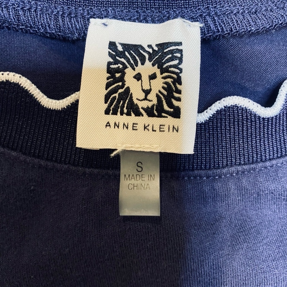 Anne Klein Deep Blue Top - Picture 2 of 5